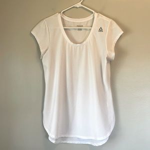 Reebok - Women’s Active Top w/ side slit - size M